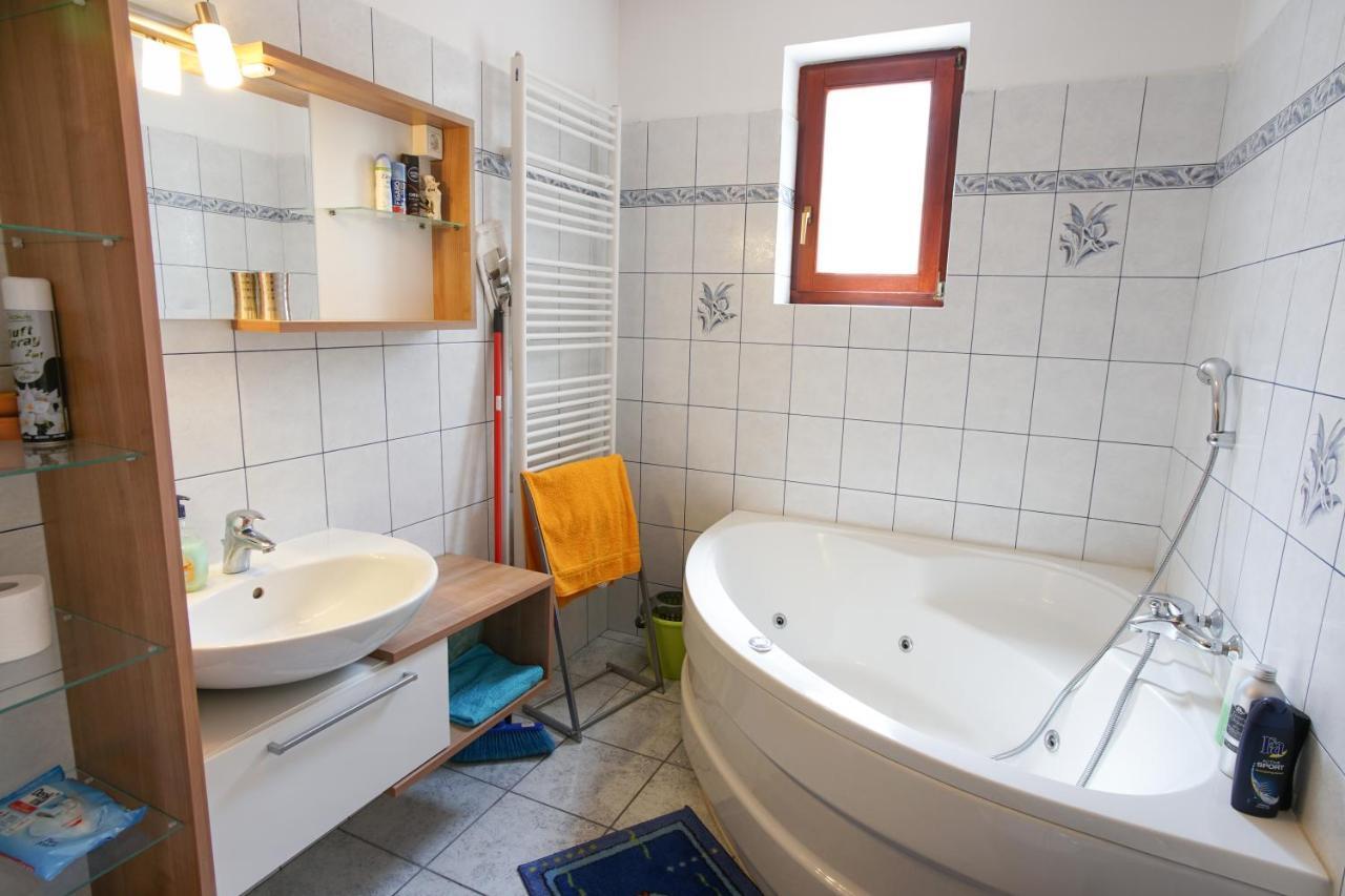 Apartment Nona Nina Koper Exteriör bild